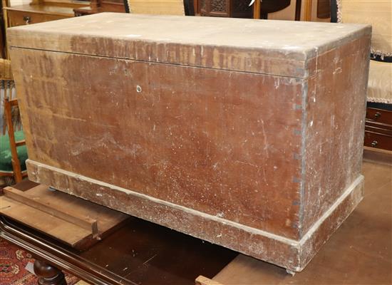A pine box W.107cm